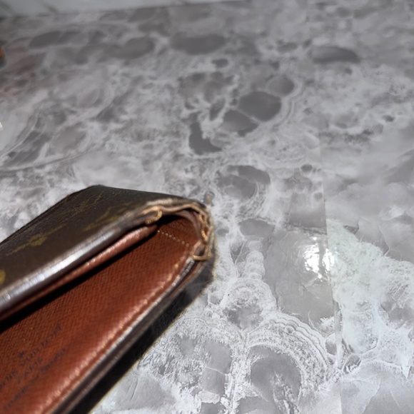 Louis Vuitton monogram brown bifold wallet - Picture 10 of 10